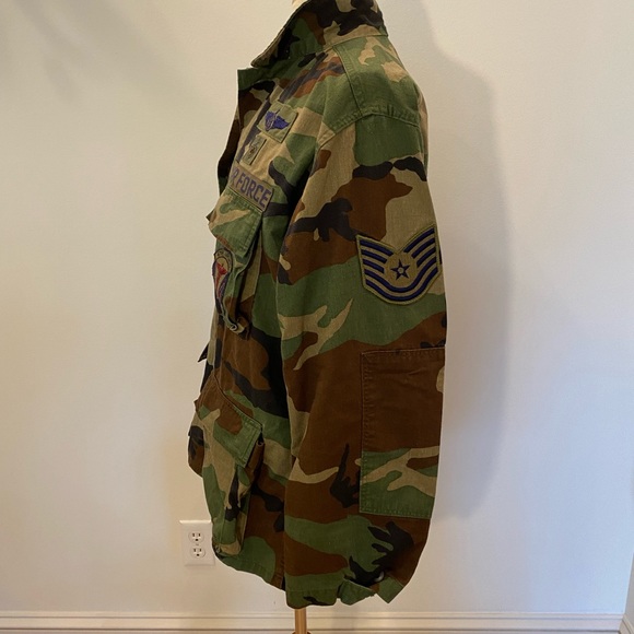 US Air Force Camouflage Mens Jacket w Patches / Woodland Camo / Size Medium - Picture 12 of 16